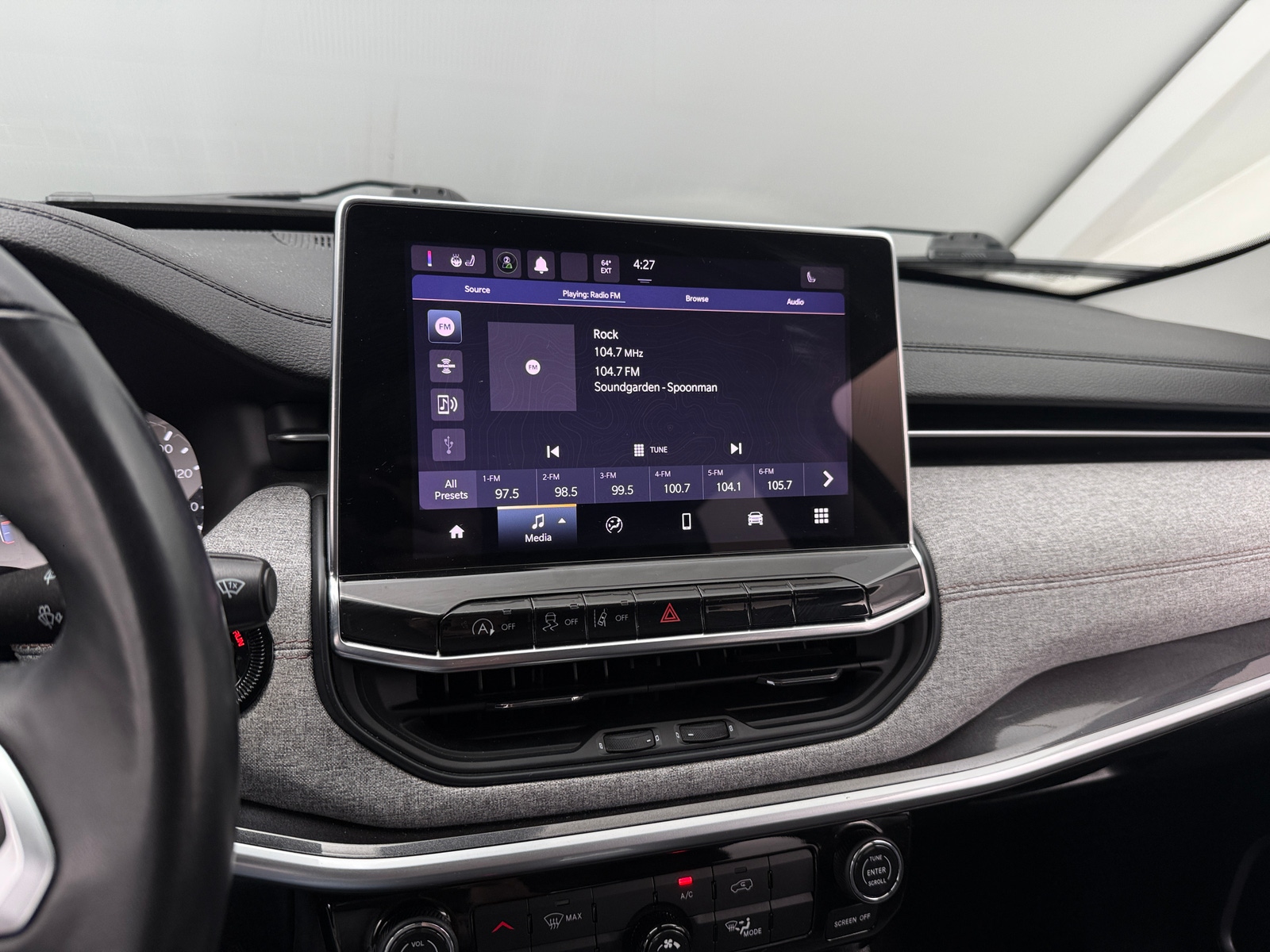 Thumbnail: 2022 Jeep Compass - 3