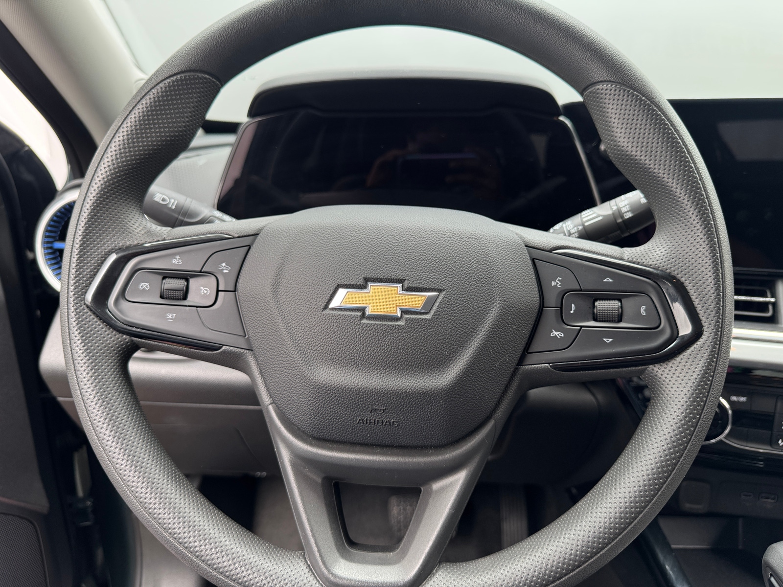 Thumbnail: 2025 Chevrolet Trax - 5