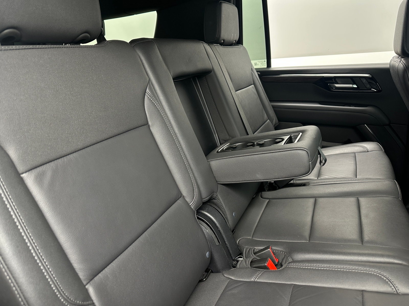 Thumbnail: 2025 Chevrolet Suburban - 5
