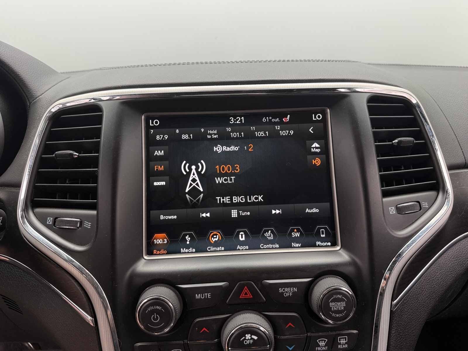 Thumbnail: 2018 Jeep Grand Cherokee - 3