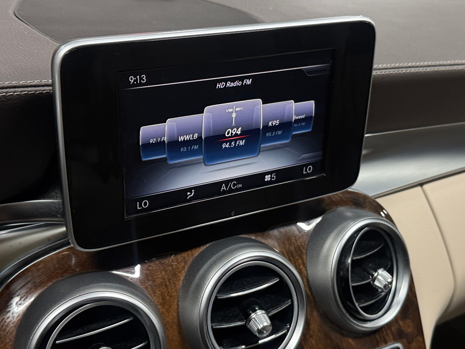 Thumbnail: 2015 Mercedes-Benz C-Class - 4