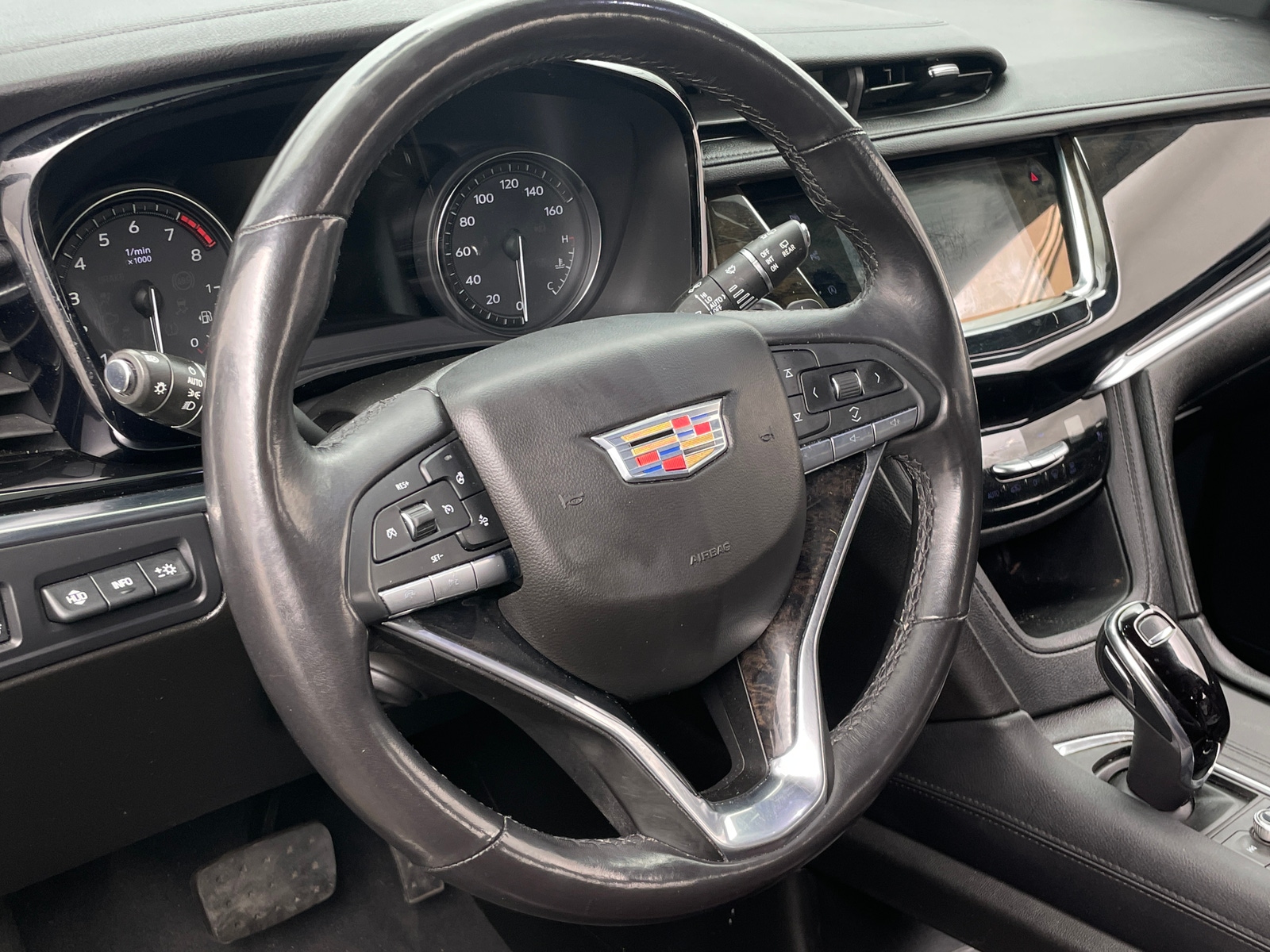 Thumbnail: 2021 Cadillac XT6 - 4