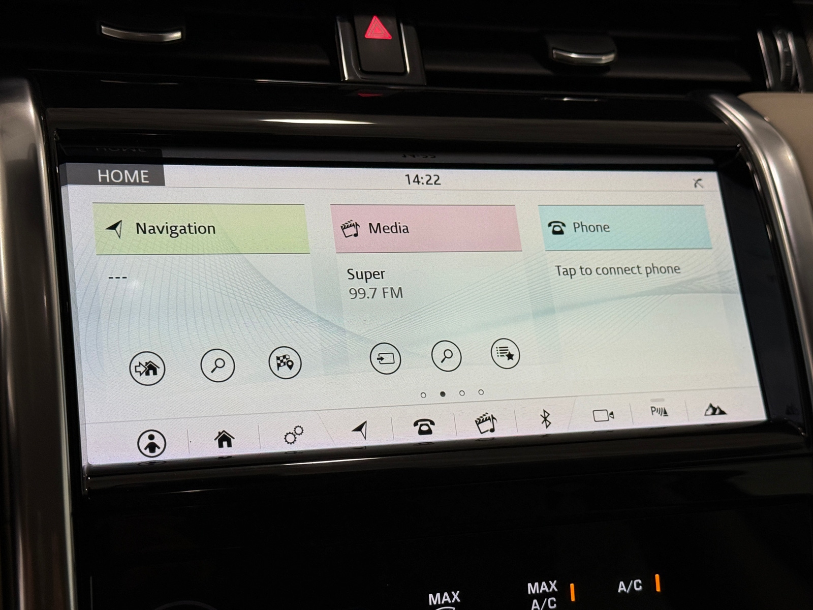 Thumbnail: 2020 Land Rover Discovery Sport - 3