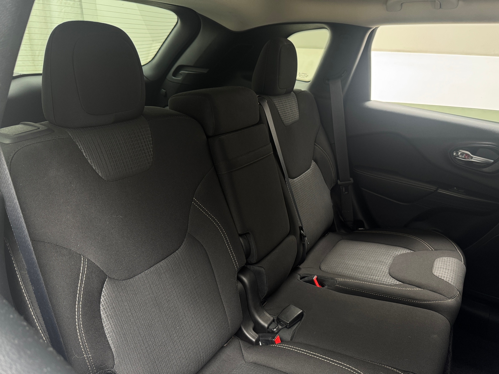 Thumbnail: 2016 Jeep Cherokee - 6