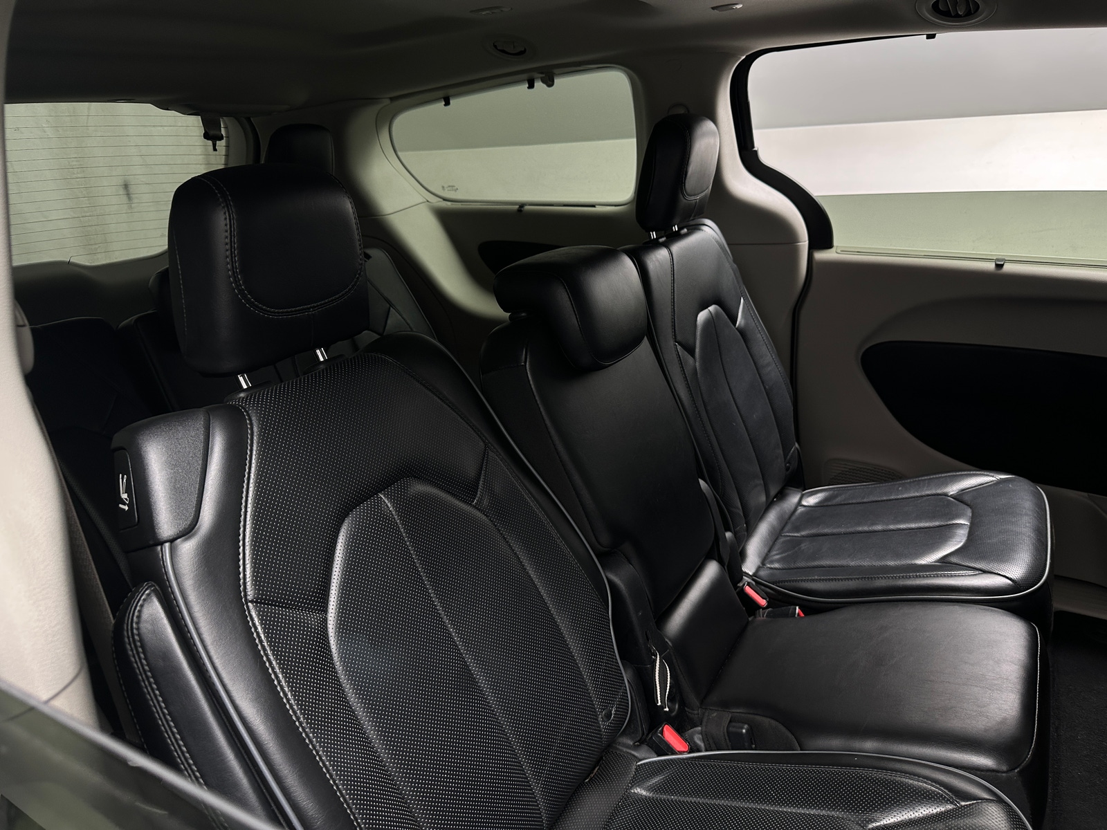 Thumbnail: 2019 Chrysler Pacifica - 5
