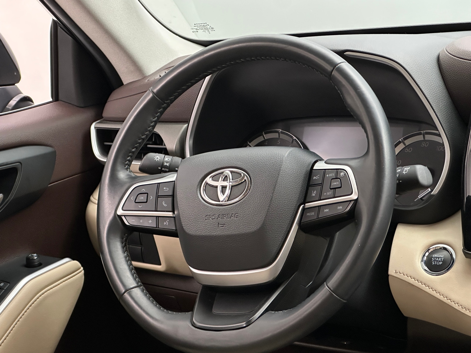 Thumbnail: 2022 Toyota Highlander - 4