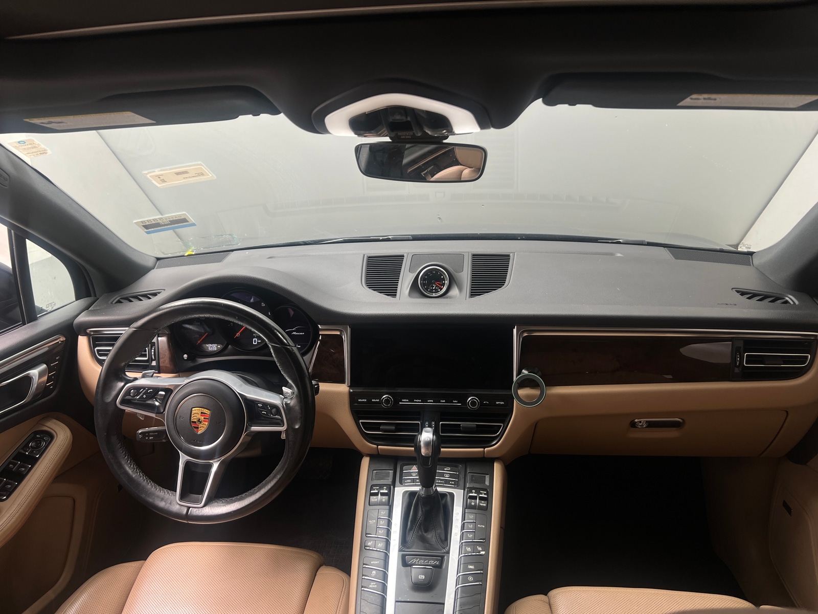 Thumbnail: 2020 Porsche Macan - 2