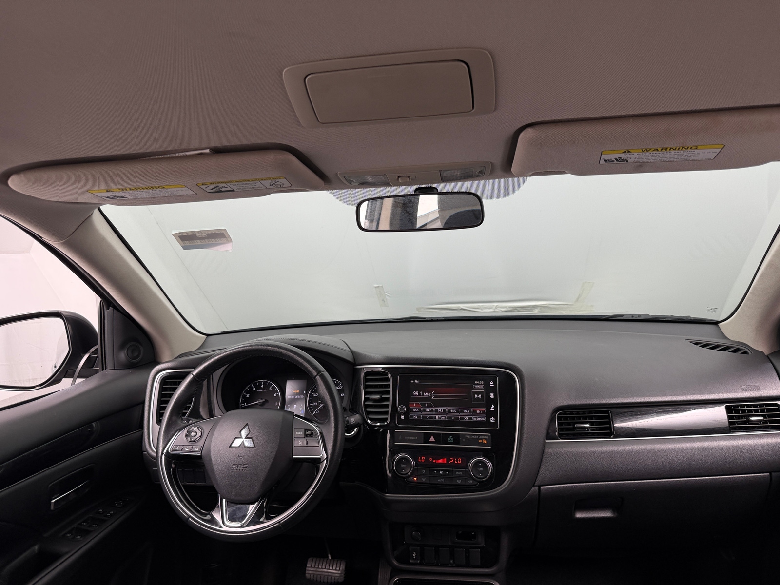 Thumbnail: 2019 Mitsubishi Outlander - 3