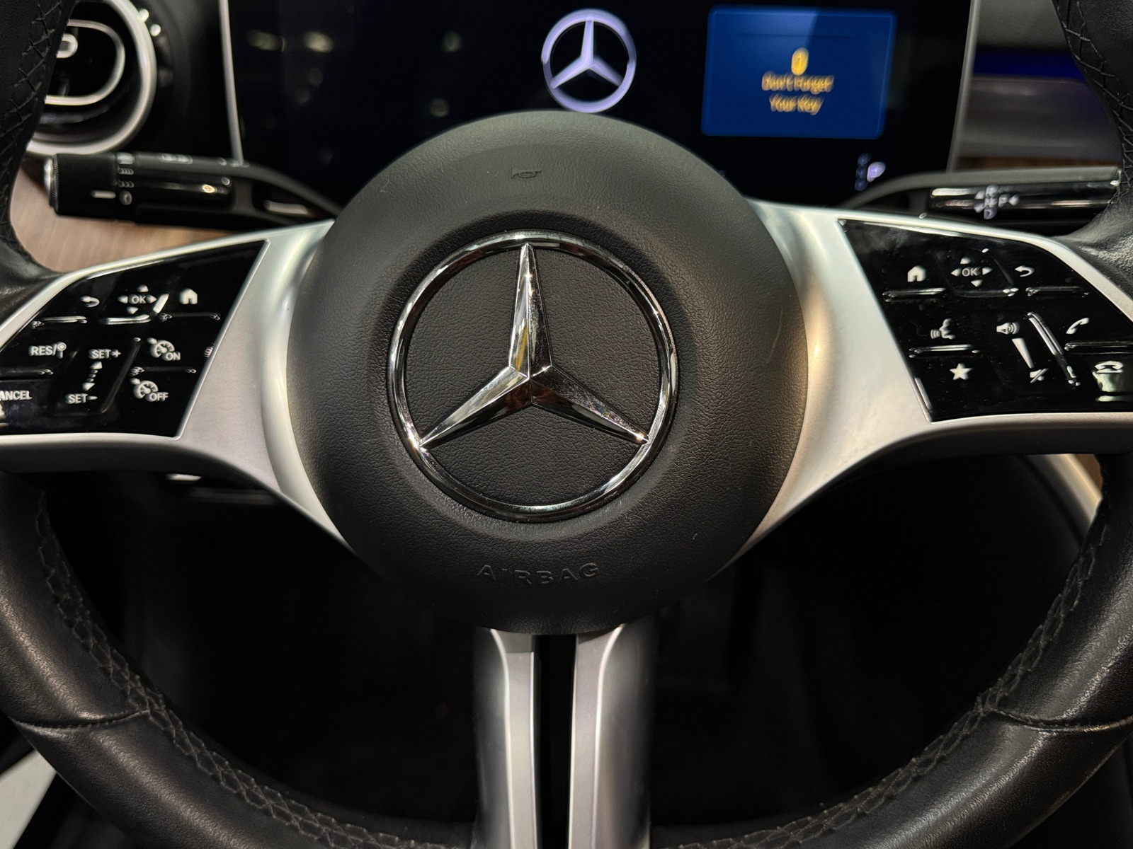 Thumbnail: 2025 Mercedes-Benz C-Class - 4