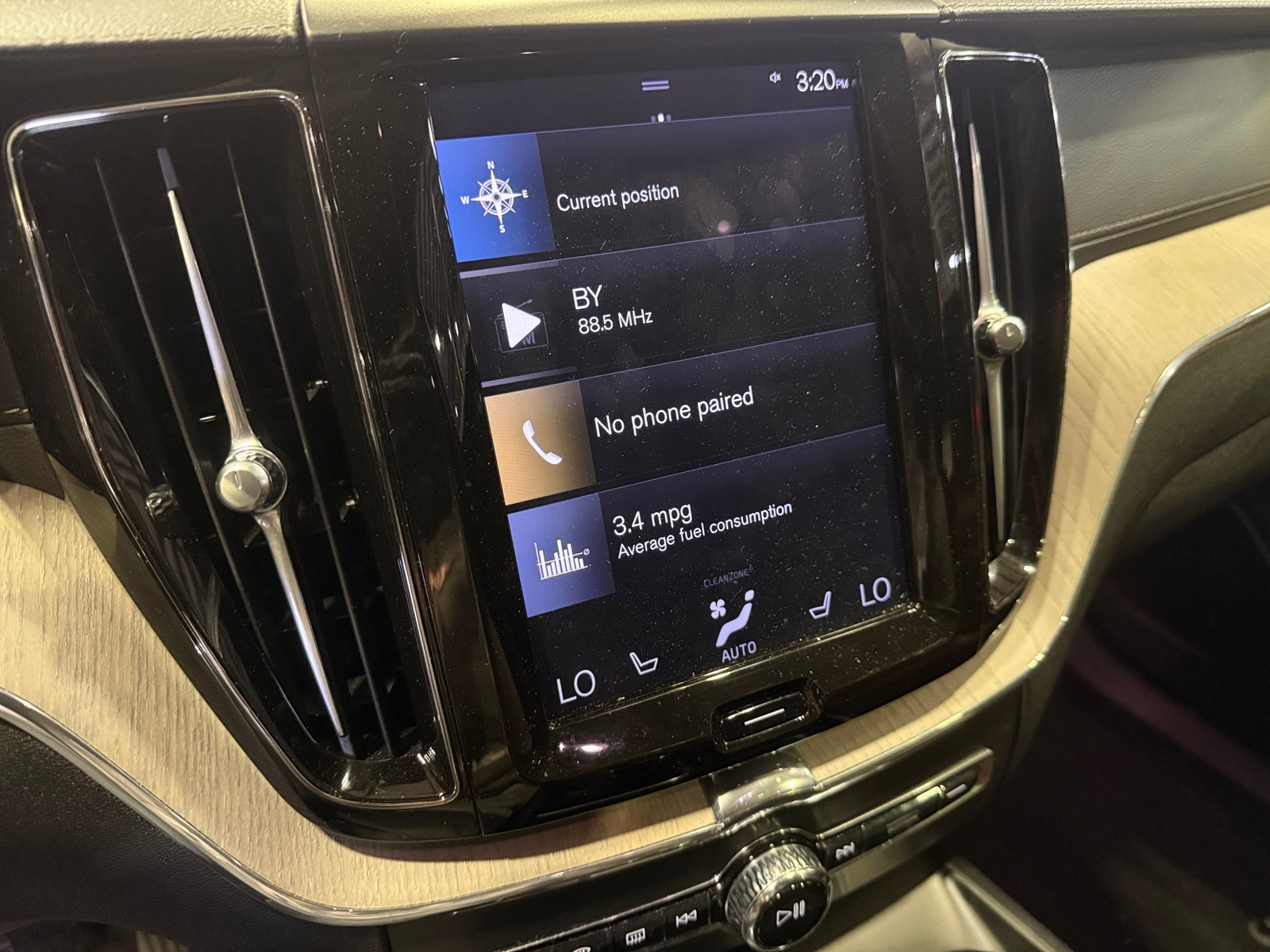Thumbnail: 2020 Volvo XC60 - 3