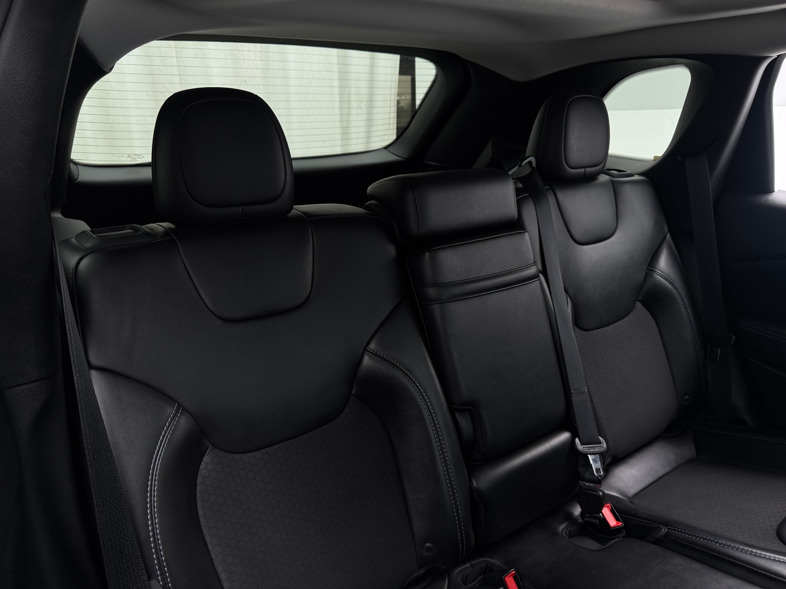 Thumbnail: 2019 Jeep Cherokee - 6