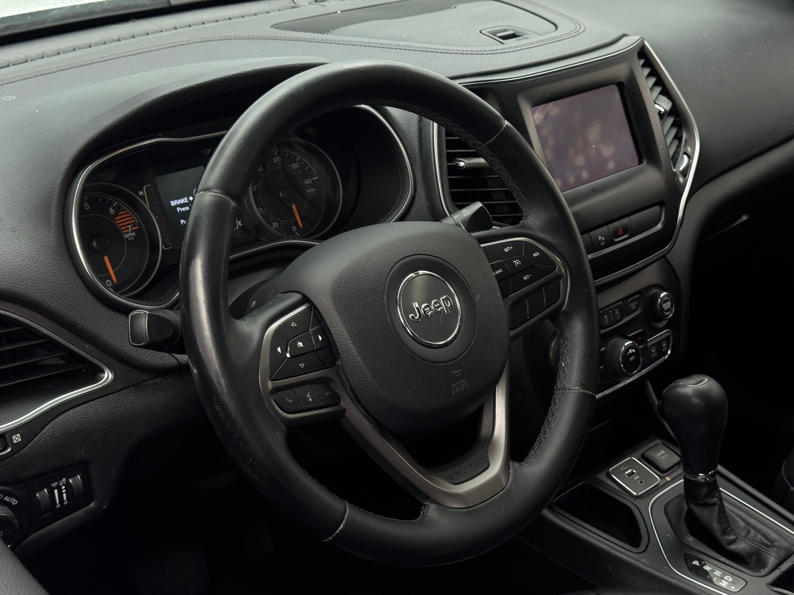 Thumbnail: 2019 Jeep Cherokee - 5
