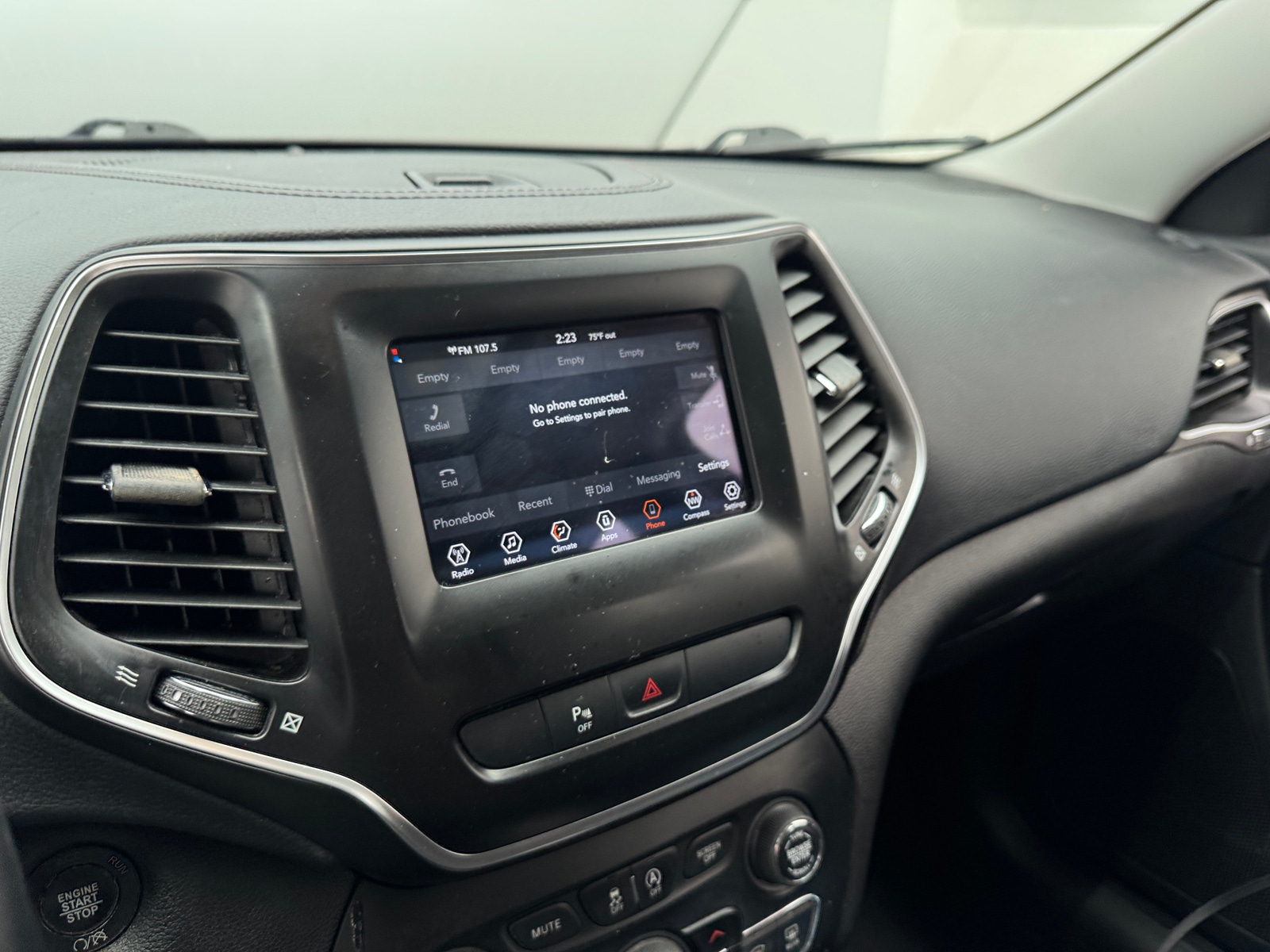 Thumbnail: 2019 Jeep Cherokee - 4