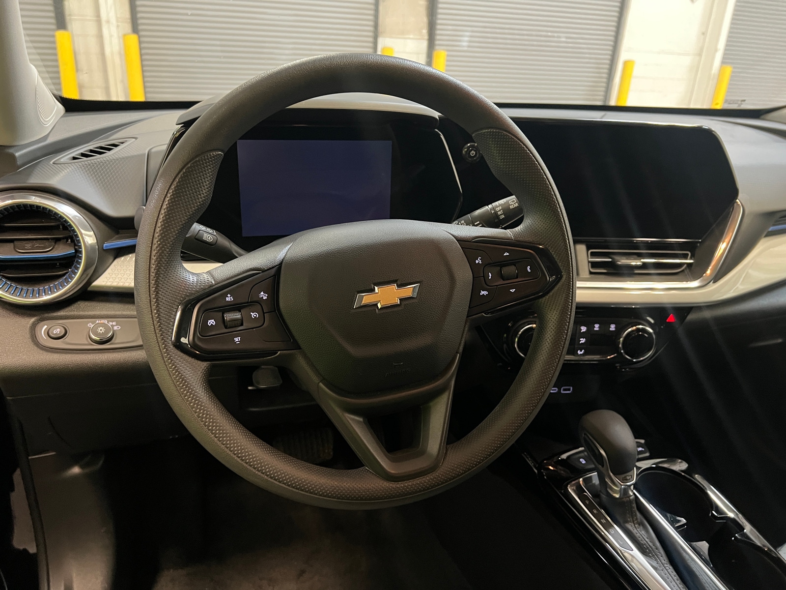 Thumbnail: 2025 Chevrolet Trax - 5