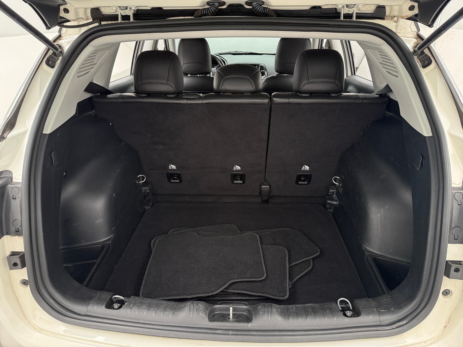 Thumbnail: 2019 Jeep Compass - 6