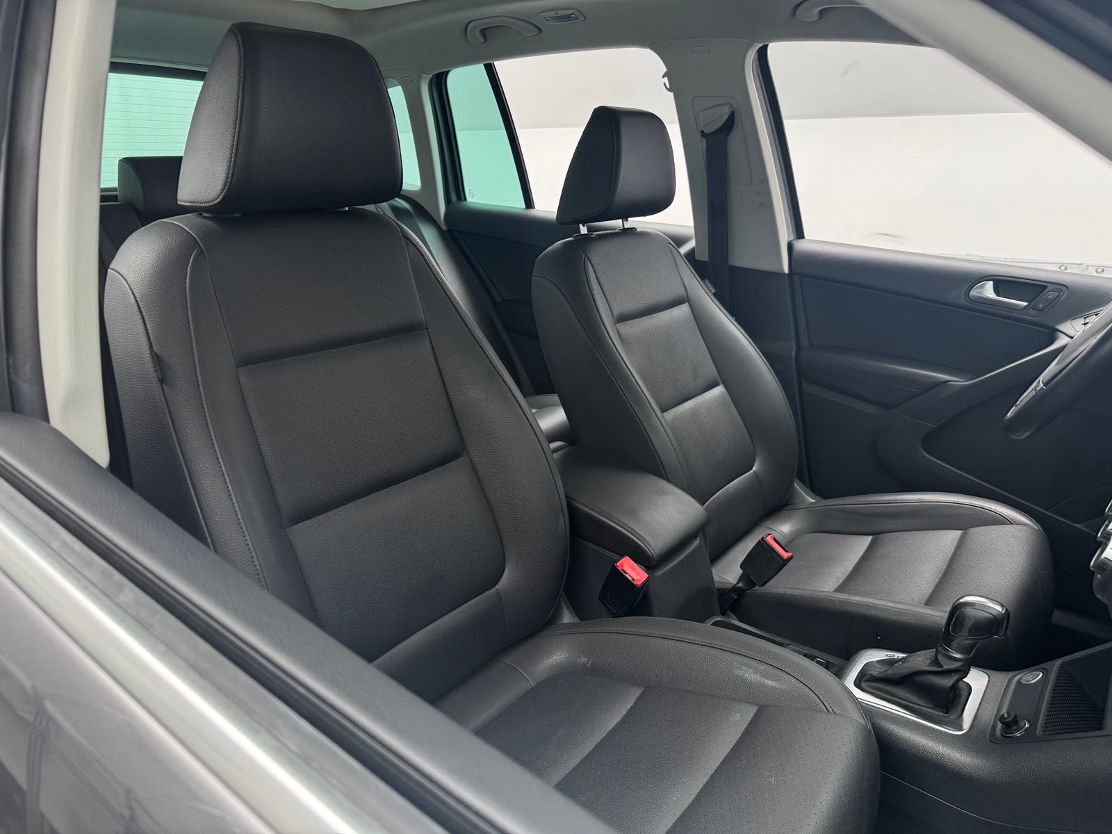 Thumbnail: 2014 Volkswagen Tiguan - 2