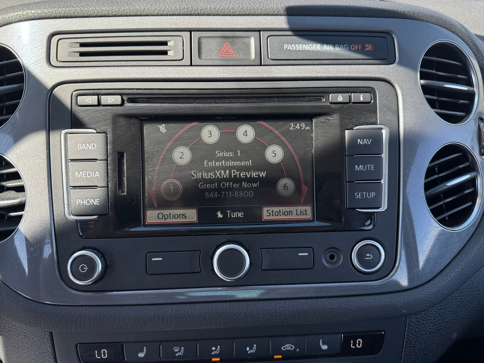 Thumbnail: 2014 Volkswagen Tiguan - 4