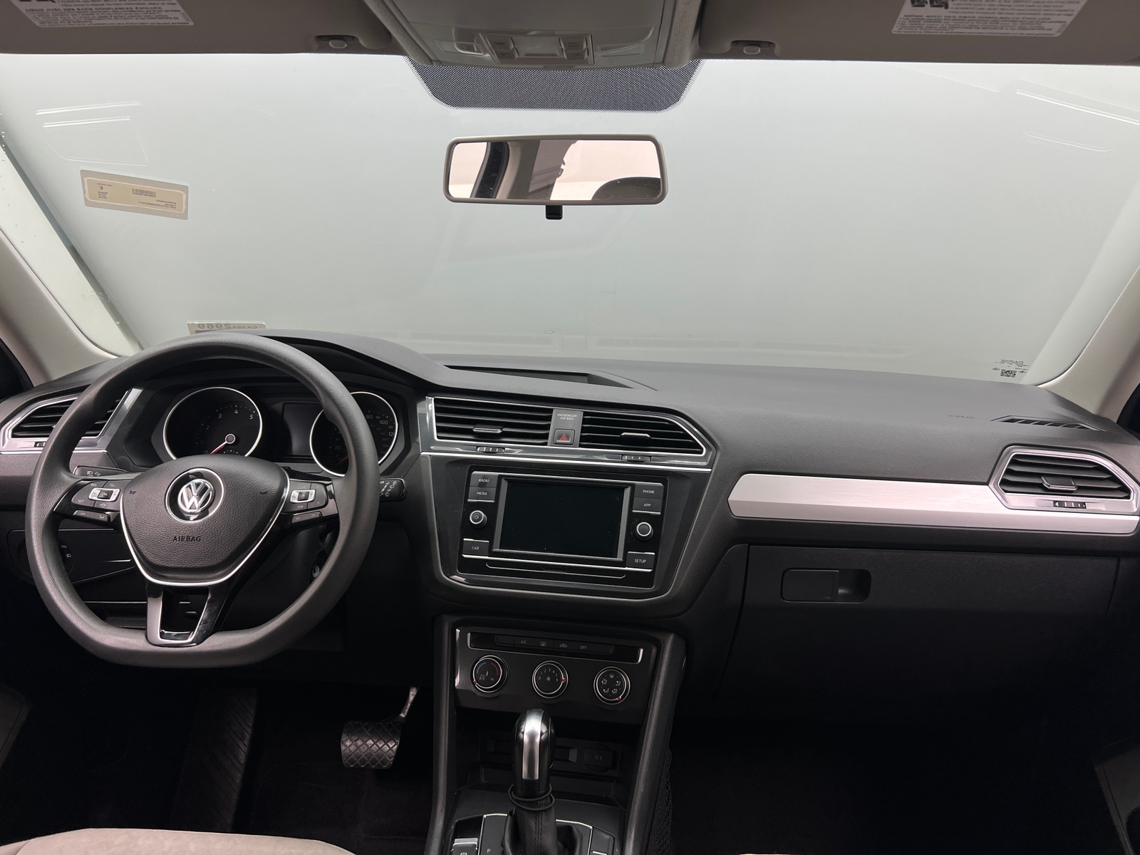 Thumbnail: 2019 Volkswagen Tiguan - 3