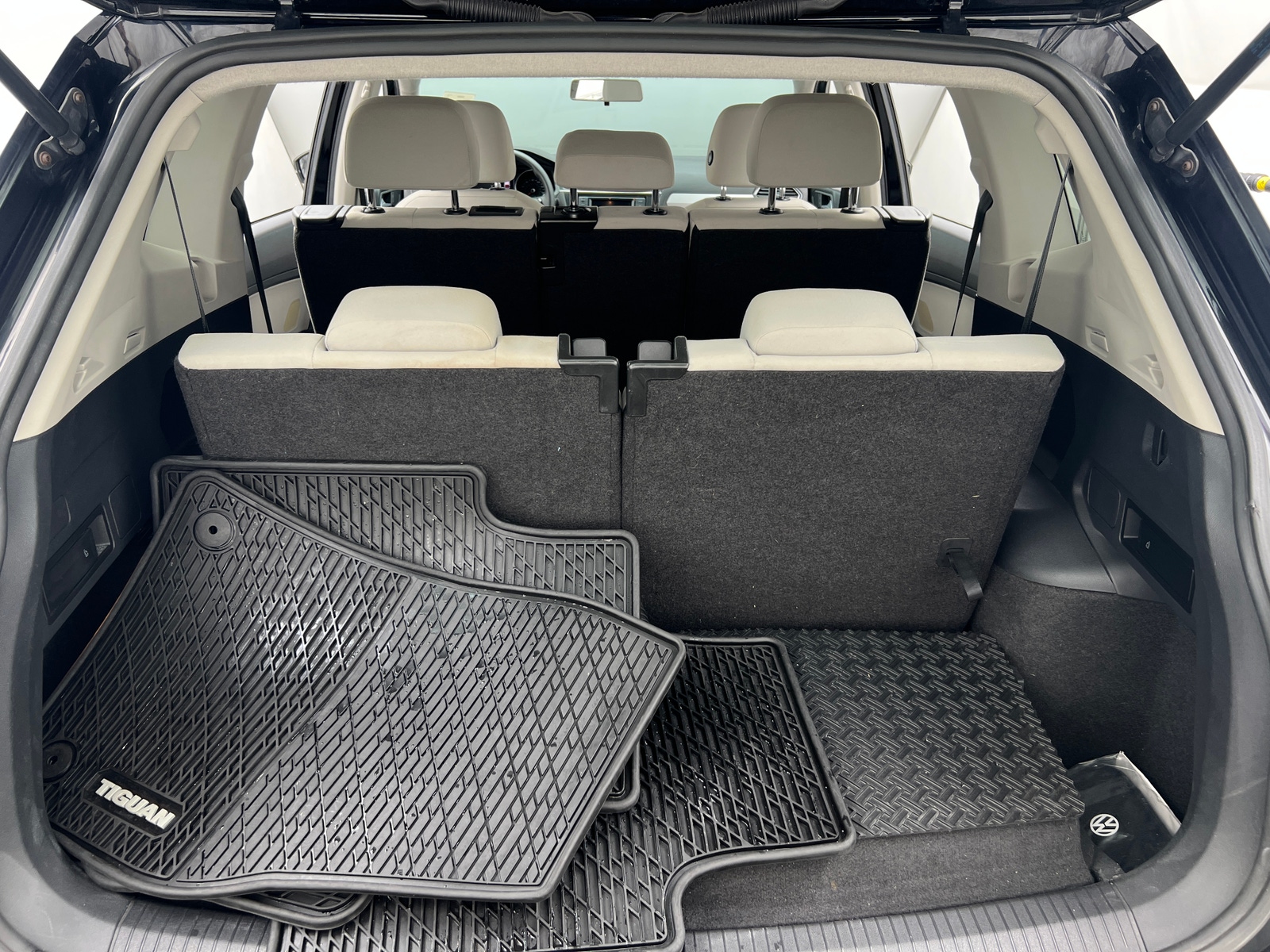 Thumbnail: 2019 Volkswagen Tiguan - 7