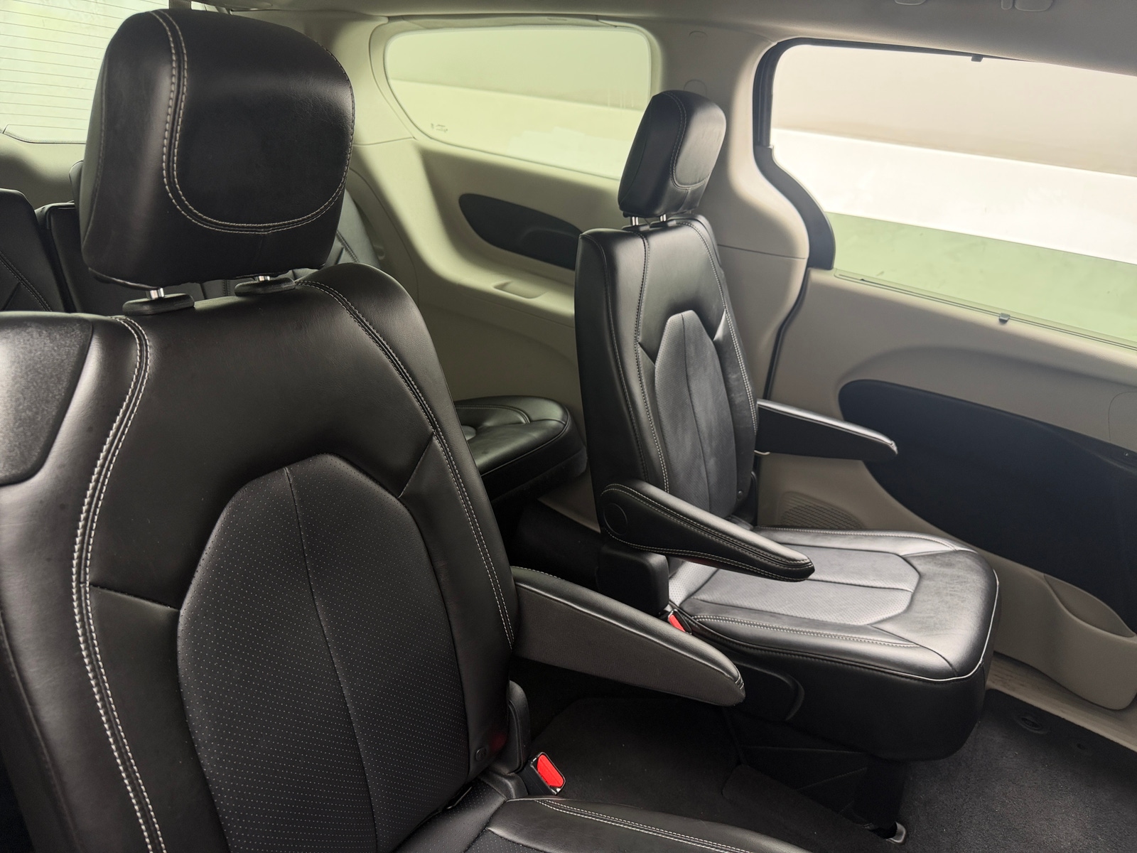 Thumbnail: 2024 Chrysler Pacifica - 5