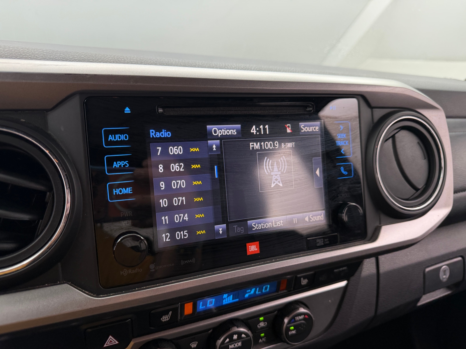 Thumbnail: 2019 Toyota Tacoma - 3