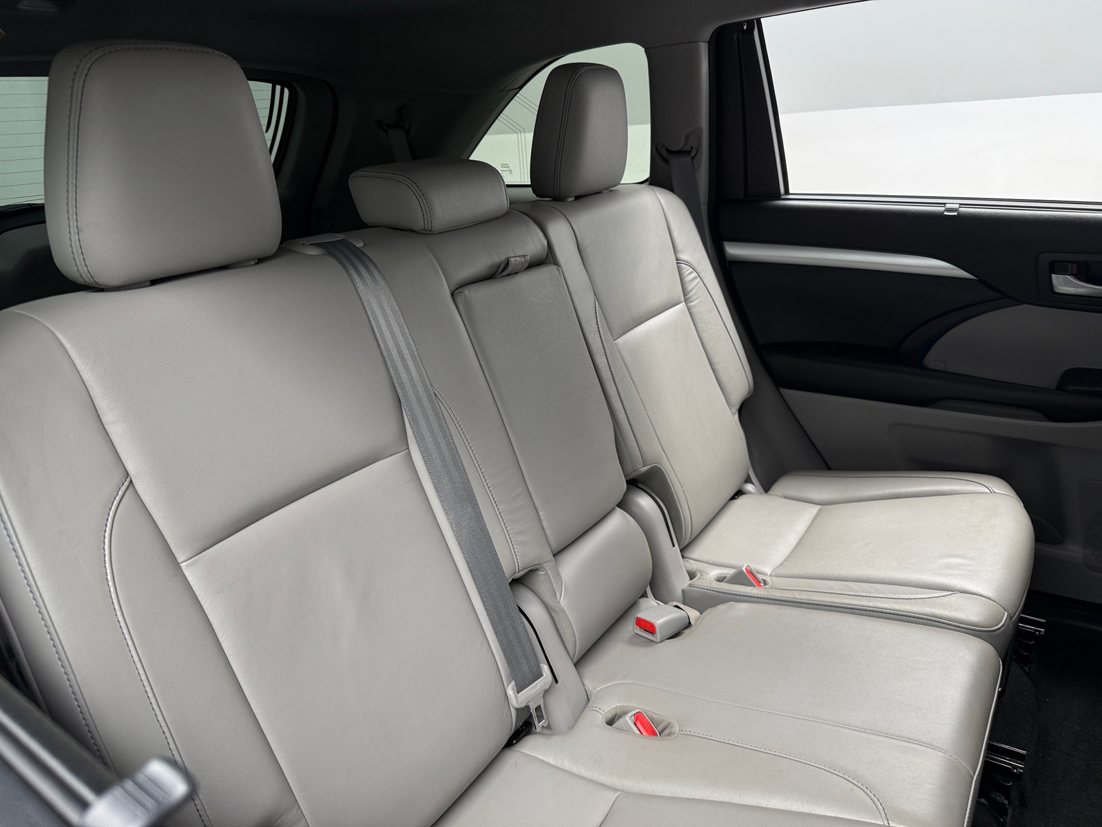 Thumbnail: 2017 Toyota Highlander - 5