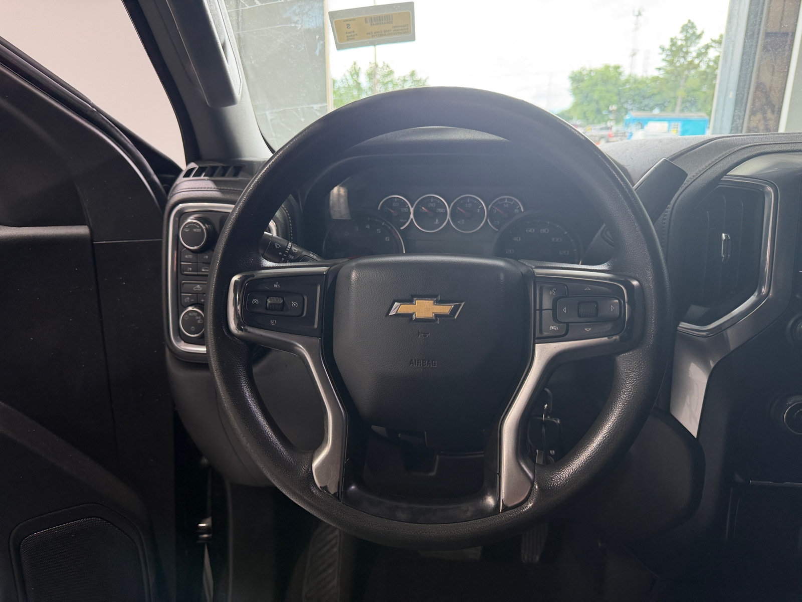Thumbnail: 2020 Chevrolet Silverado 1500 - 5