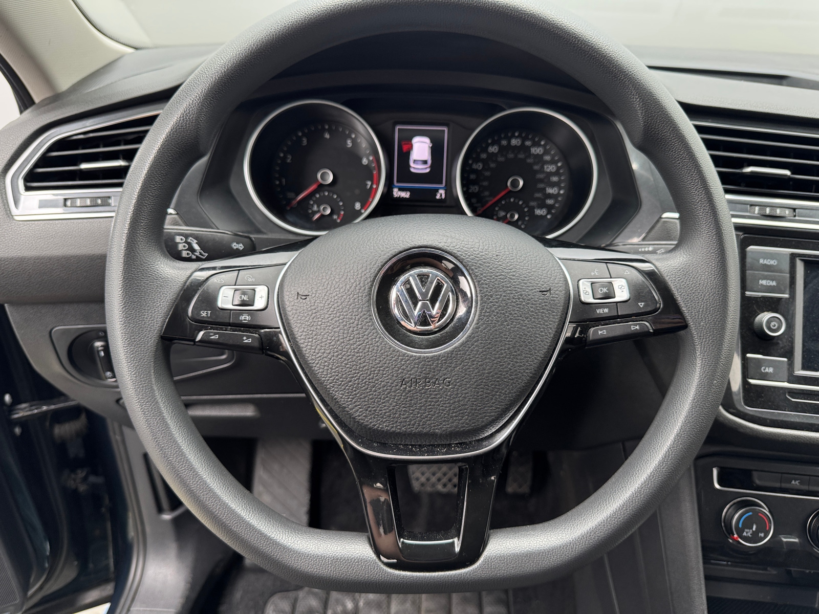 Thumbnail: 2019 Volkswagen Tiguan - 5