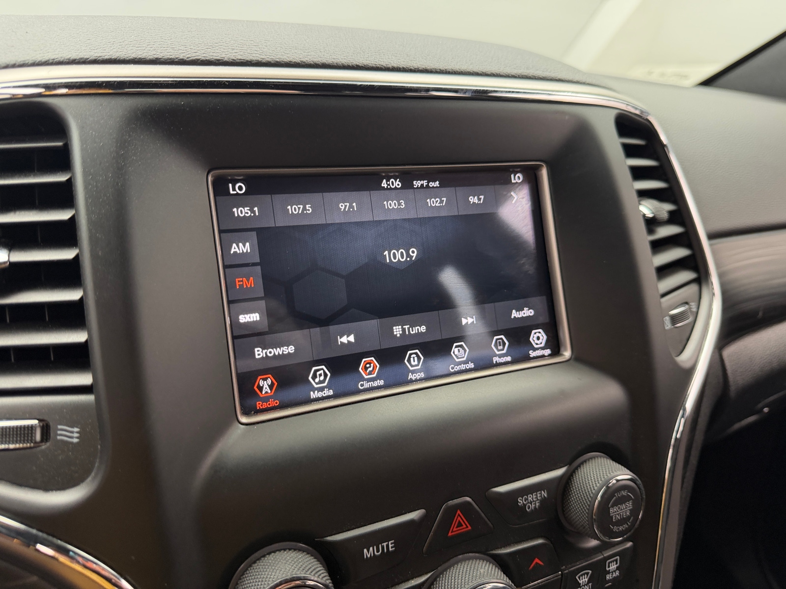Thumbnail: 2021 Jeep Grand Cherokee - 4