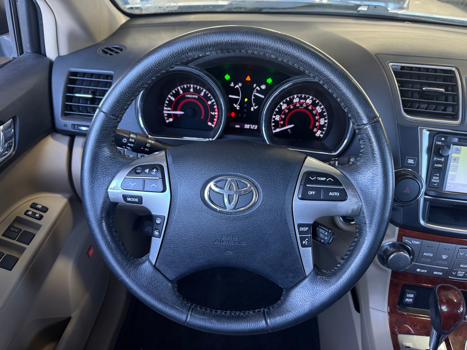 Thumbnail: 2013 Toyota Highlander - 4