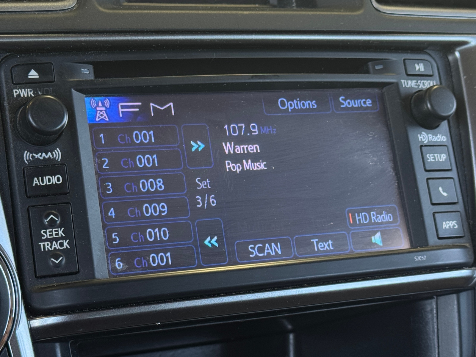 Thumbnail: 2013 Toyota Highlander - 3
