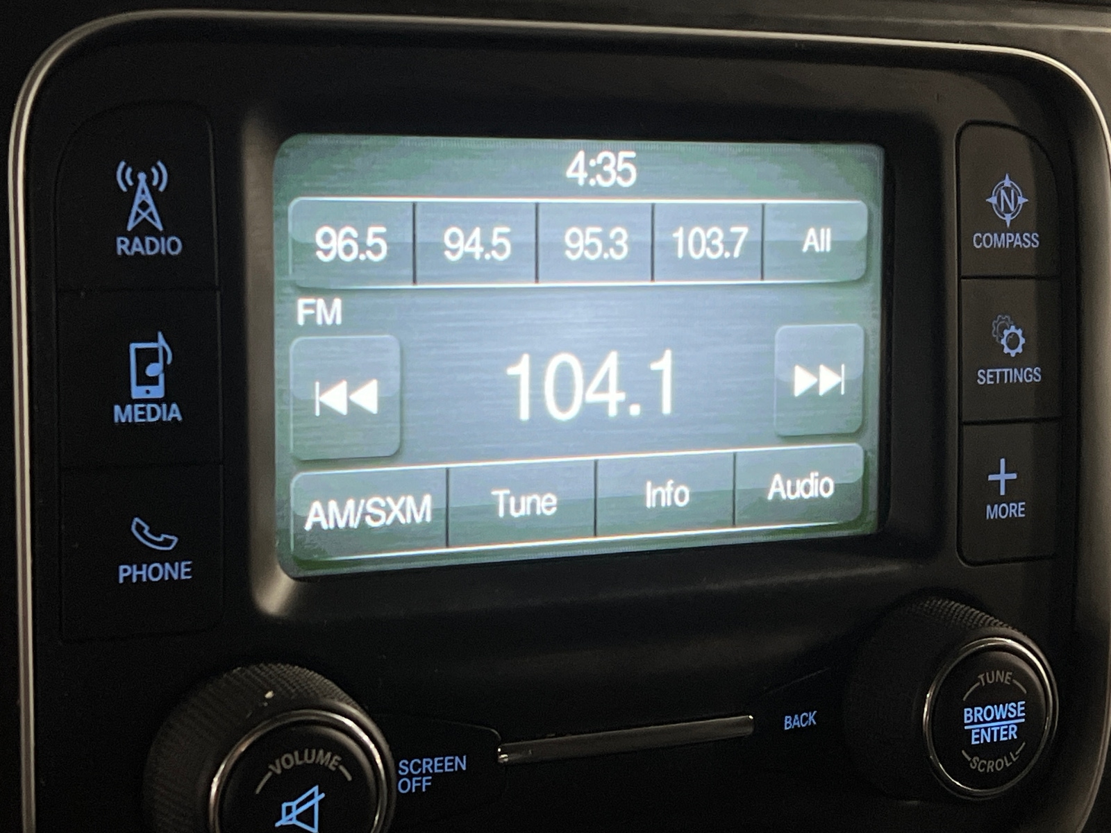 Thumbnail: 2020 RAM 1500 Classic - 4