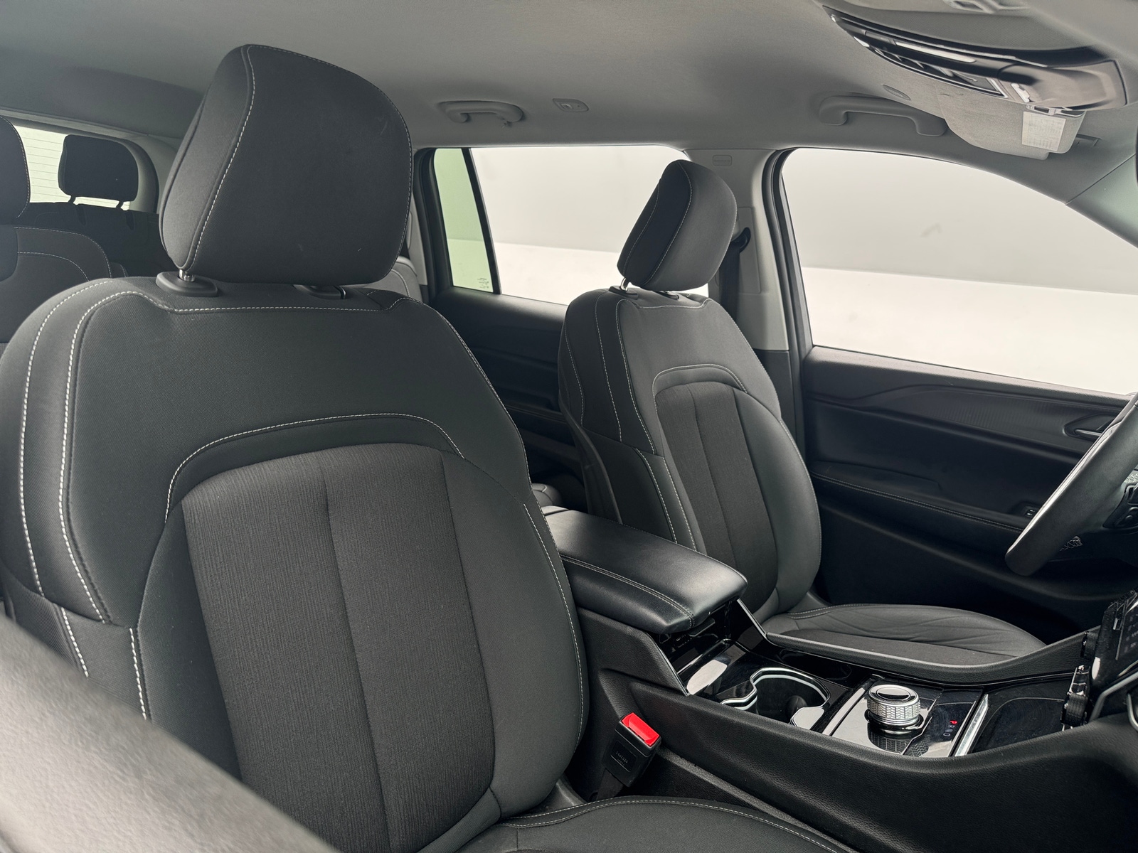 Thumbnail: 2023 Jeep Grand Cherokee L - 2