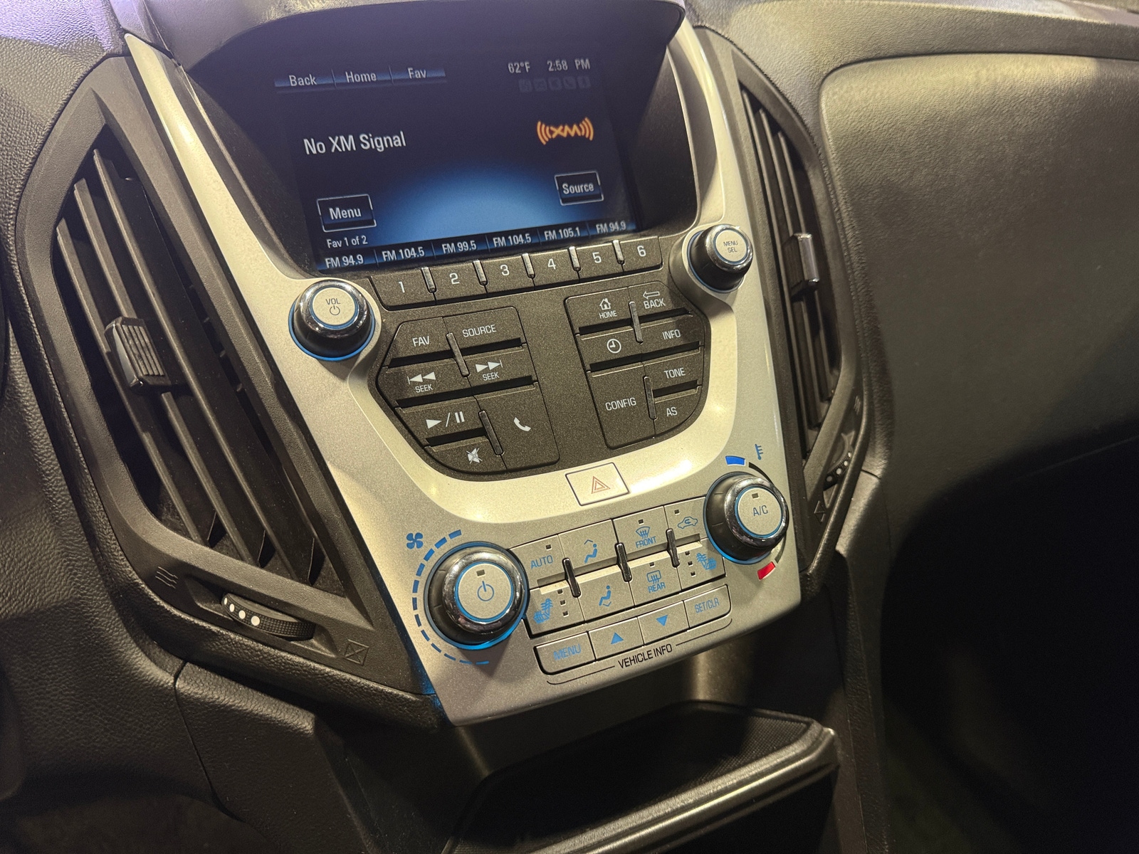 Thumbnail: 2017 Chevrolet Equinox - 4