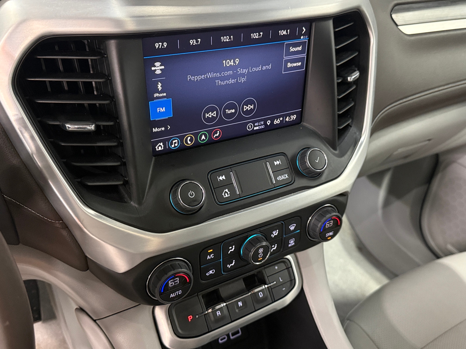 Thumbnail: 2023 GMC Acadia - 3