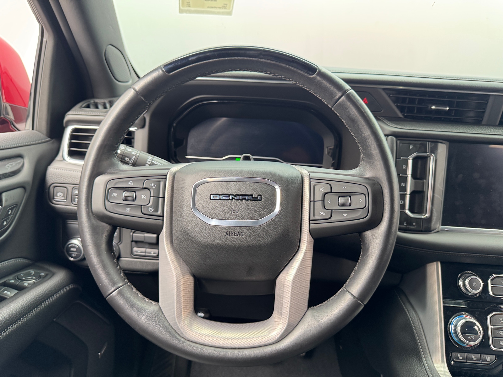 Thumbnail: 2023 GMC Yukon - 4