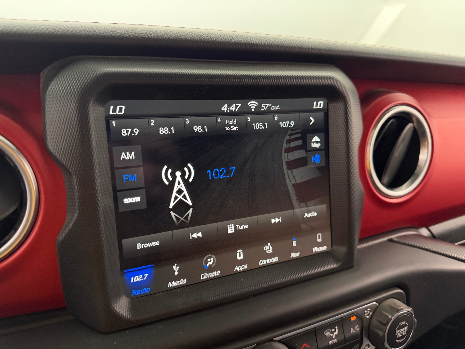 Thumbnail: 2019 Jeep Wrangler - 4