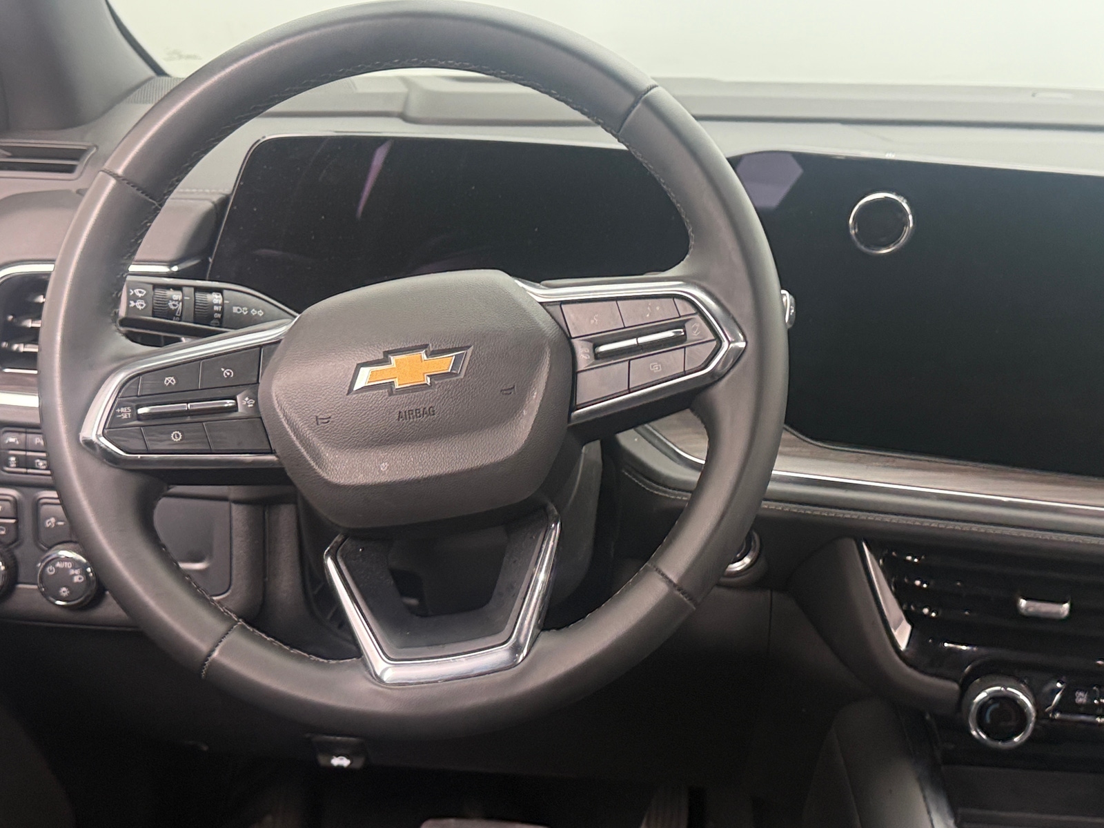 Thumbnail: 2025 Chevrolet Tahoe - 4