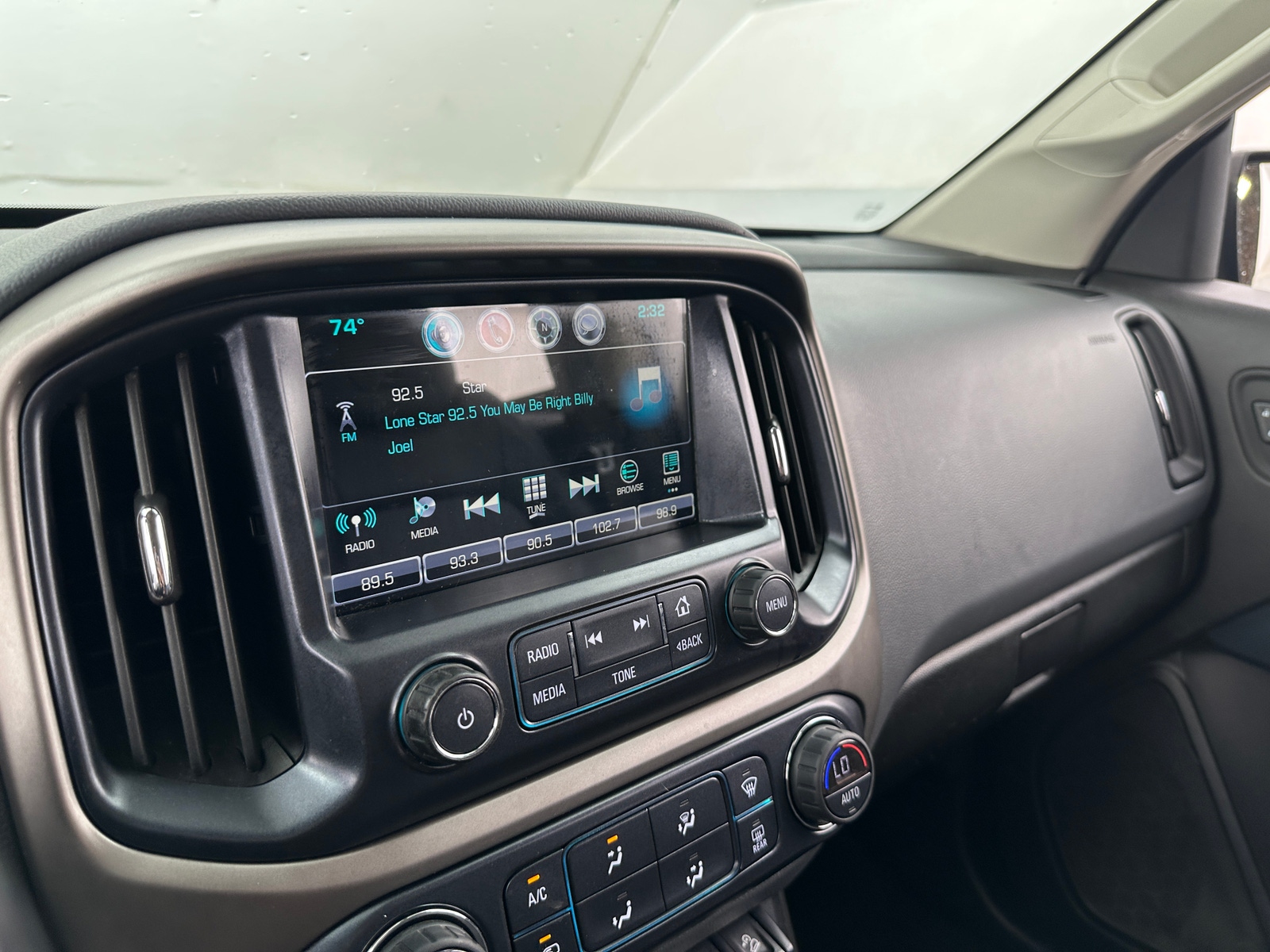 Thumbnail: 2017 Chevrolet Colorado - 3