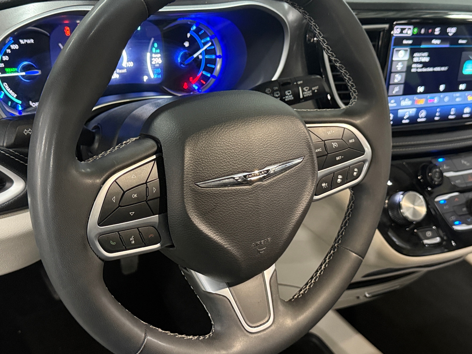 Thumbnail: 2024 Chrysler Pacifica - 4