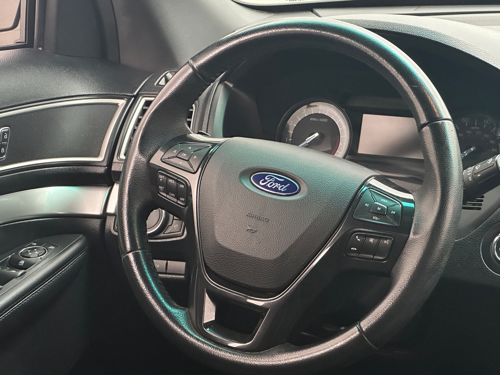 Thumbnail: 2017 Ford Explorer - 5