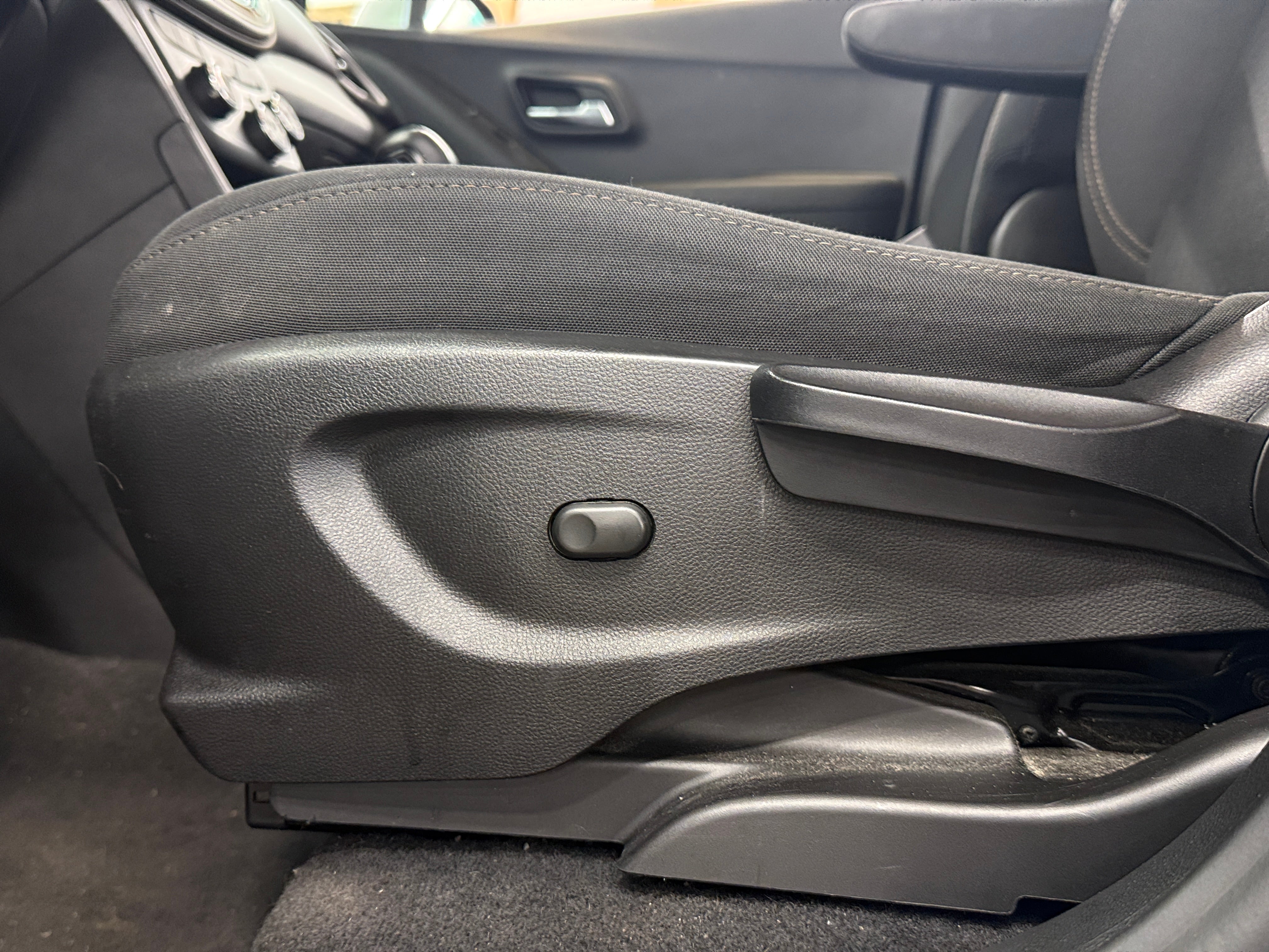 Used 2019 Chevrolet Trax LS with VIN 3GNCJNSB5KL358990 for sale in Colonial Heights, VA