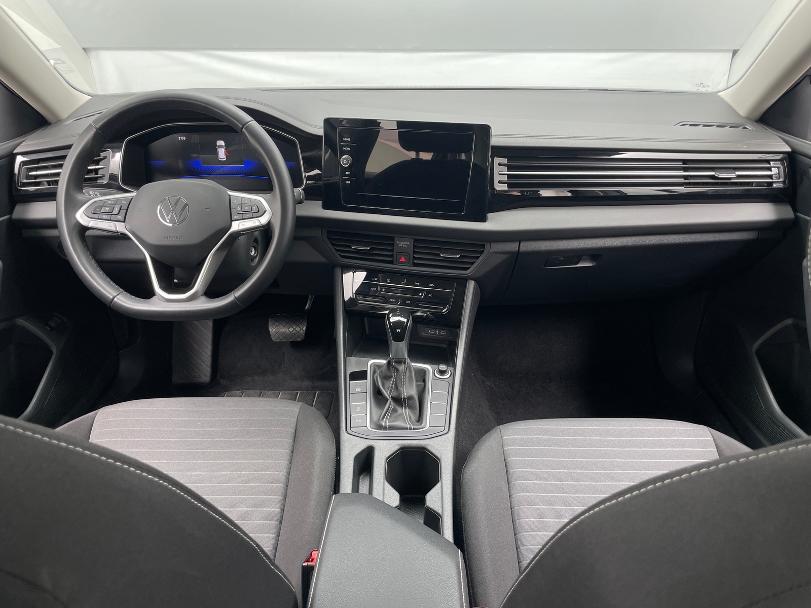 Thumbnail: 2025 Volkswagen Jetta - 3