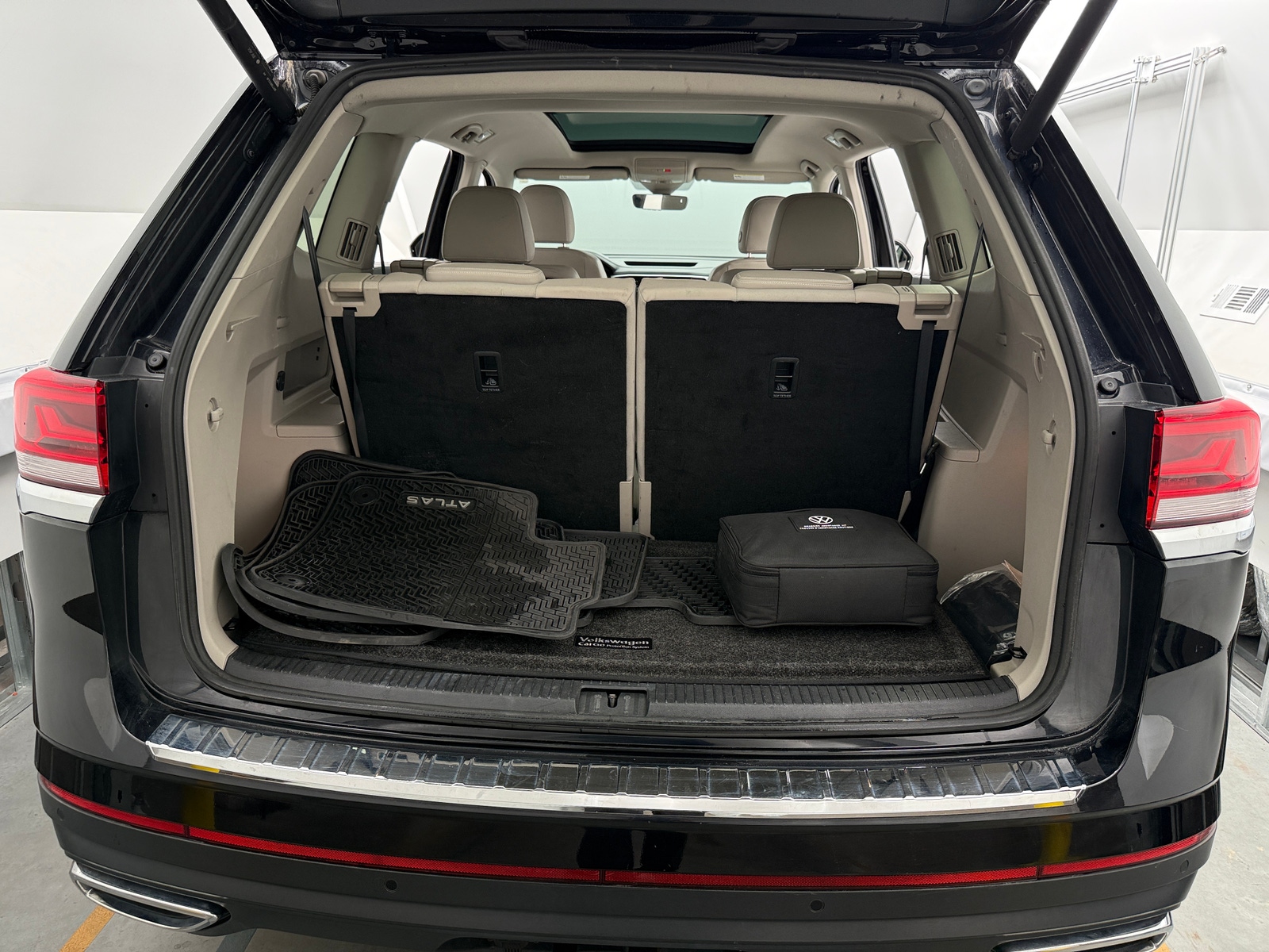 Thumbnail: 2023 Volkswagen Atlas - 6