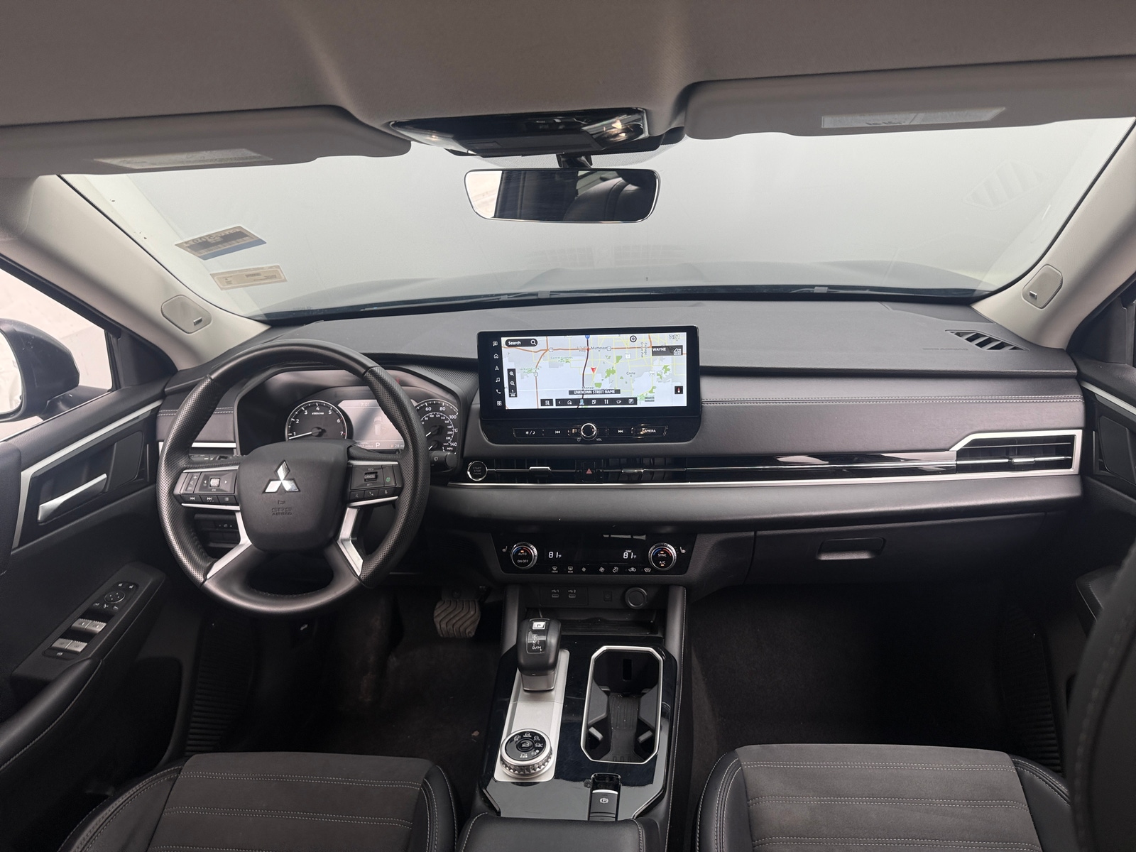 Thumbnail: 2025 Mitsubishi Outlander - 3