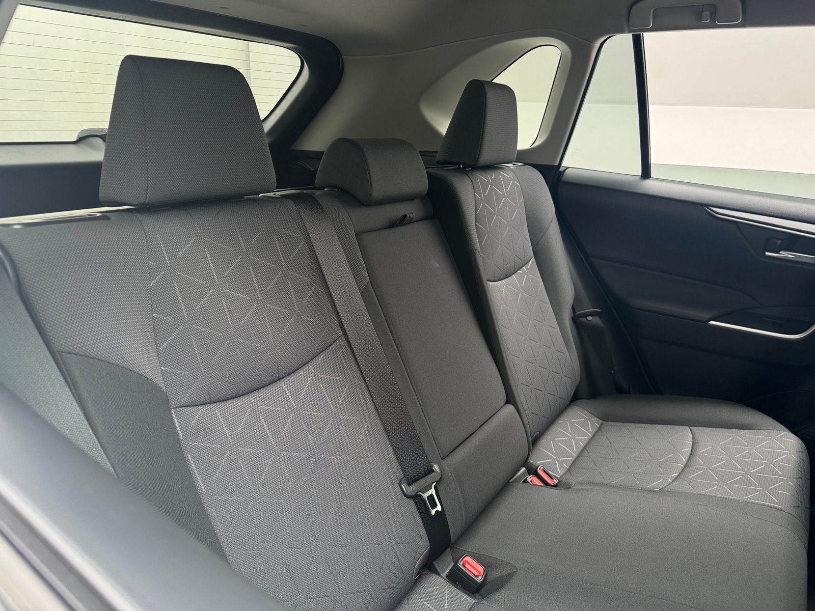 Thumbnail: 2021 Toyota RAV4 - 6