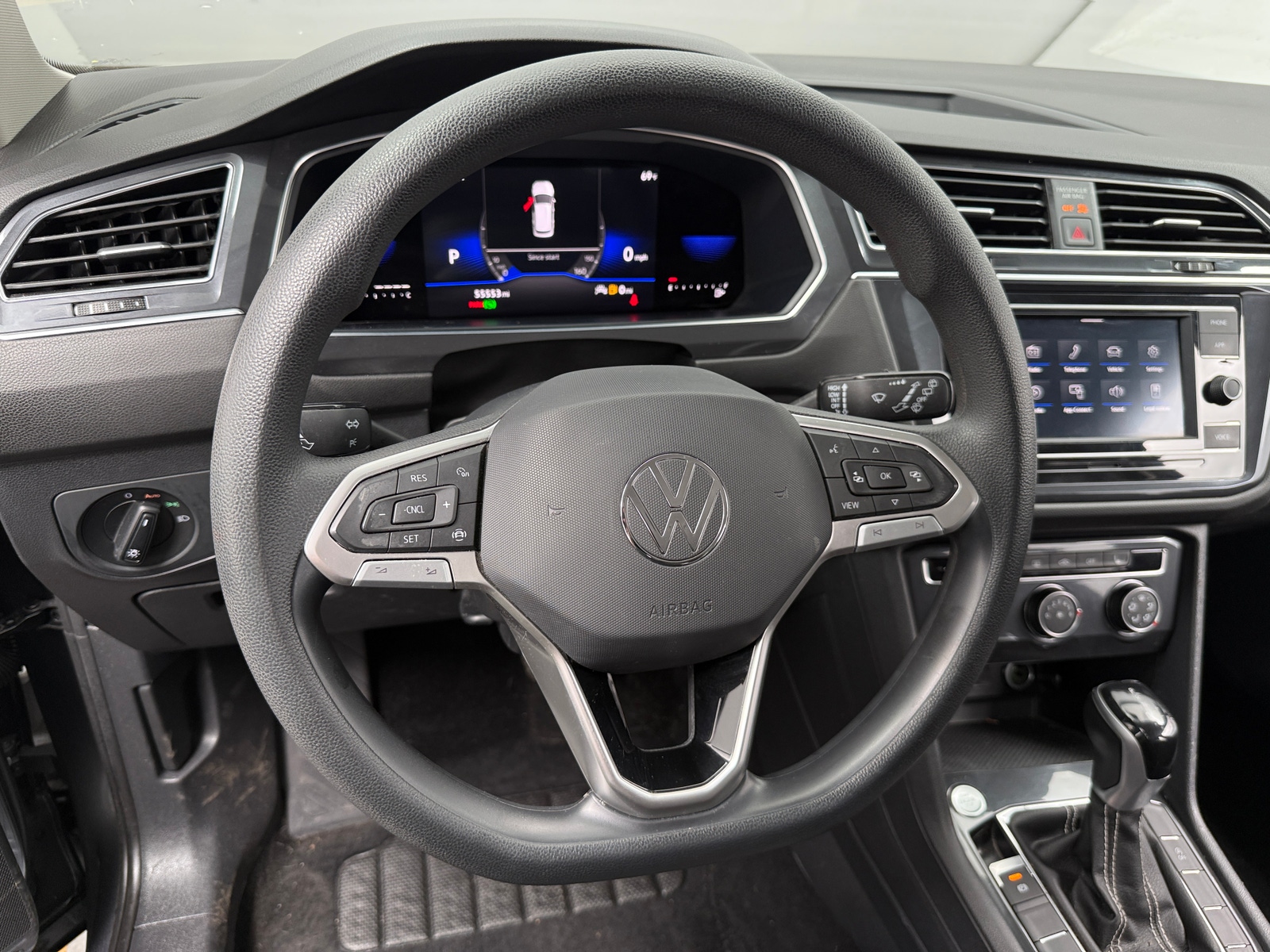 Thumbnail: 2022 Volkswagen Tiguan - 5