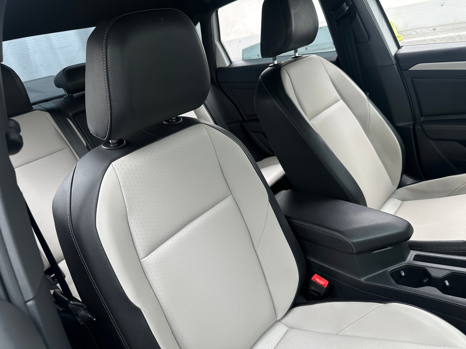 Thumbnail: 2019 Volkswagen Jetta - 2