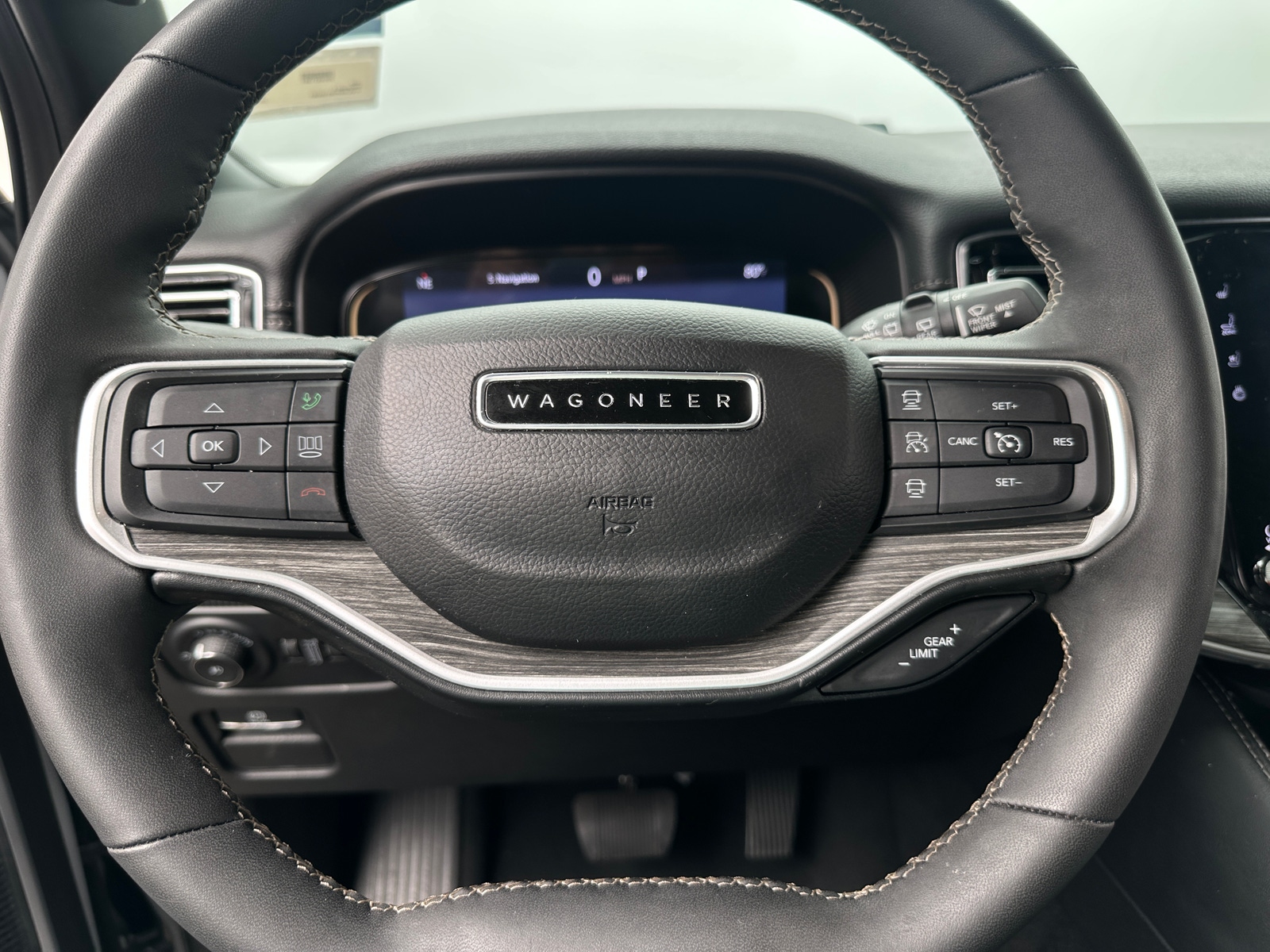 Thumbnail: 2024 Jeep Wagoneer - 4