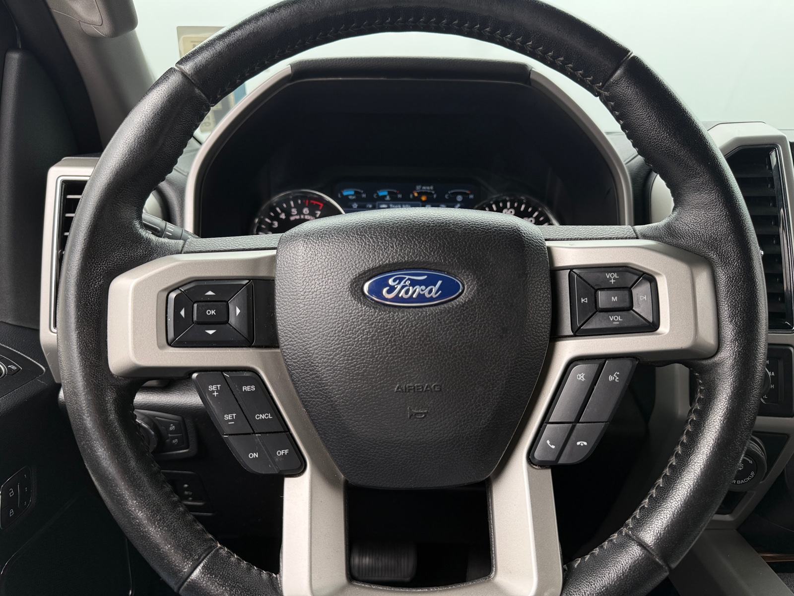 Thumbnail: 2019 Ford Econoline - 4